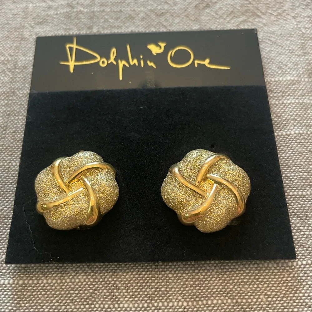 Gold Knot Earrings